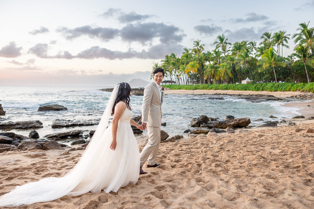 sunset beach wedding photos on the beach at Ko Olina