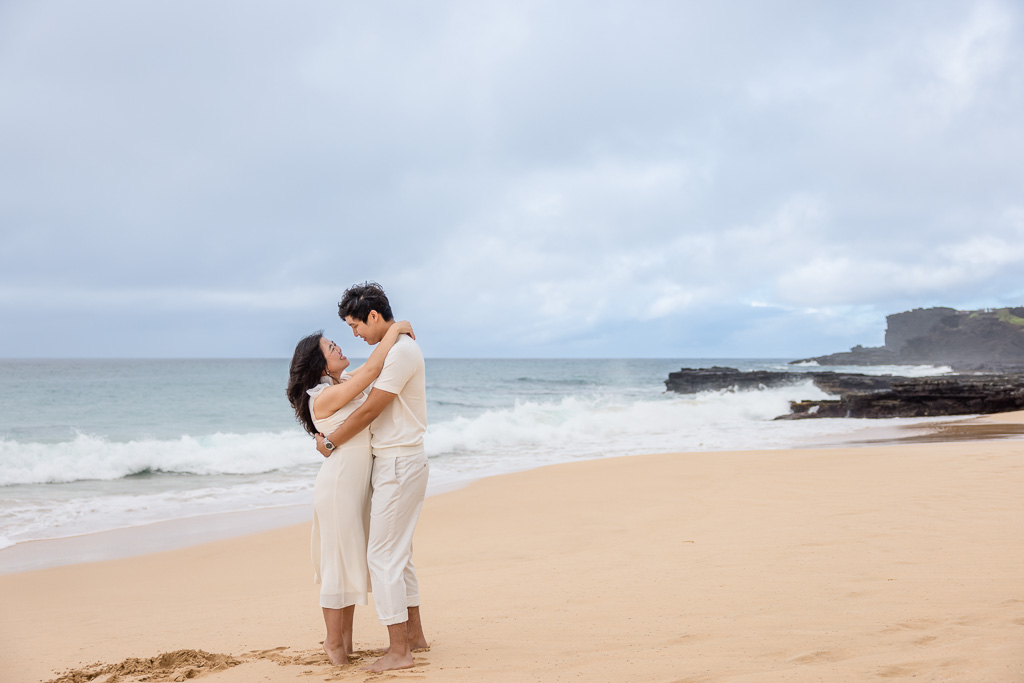 Honolulu beach engagement photos