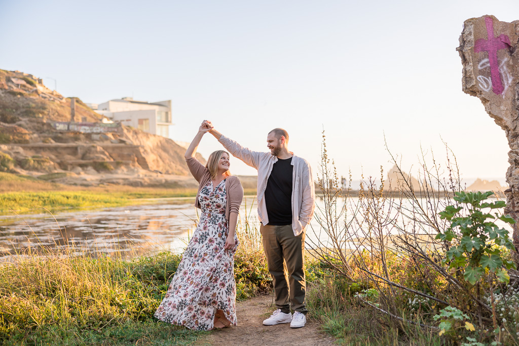 couple dancing at Sutro Baths