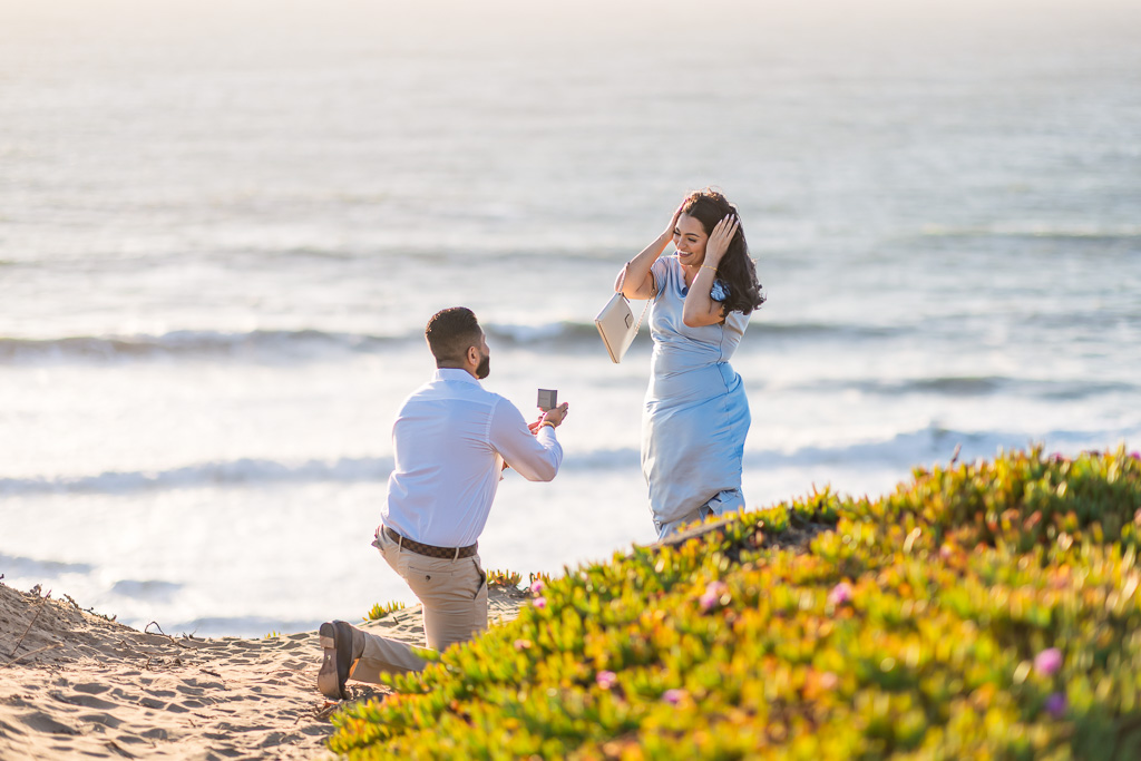 cliffside surprise proposal at Fort Funston overlooking the ocean