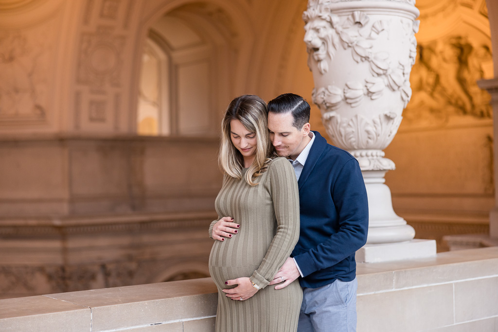 elegant maternity photos at City Hall