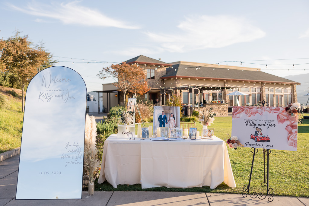 welcome table with mirror sign at Boulder Ridge Wedgewood