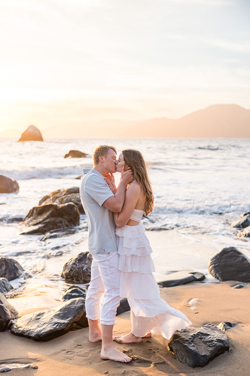 romantic kissing photo