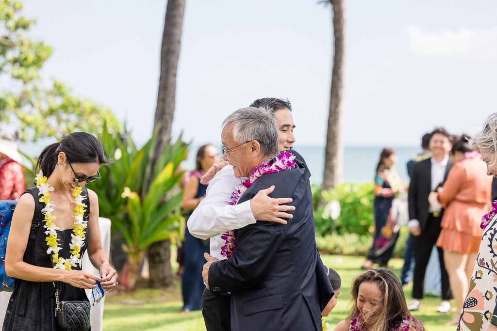 wedding guests' arrival