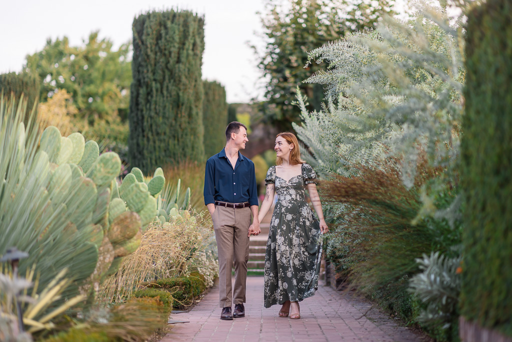 couple walking through the Filoli Gardens walkways