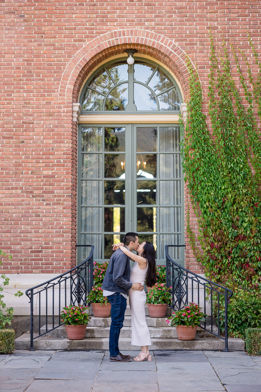 engagement photos at the Filoli House