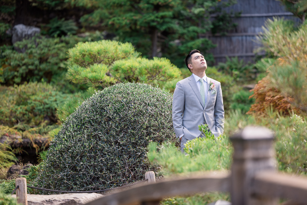 a moment of solitude just before the groom enters the ceremony
