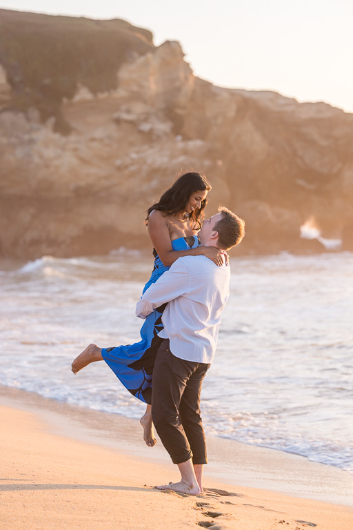 engagement photo poses on the beach