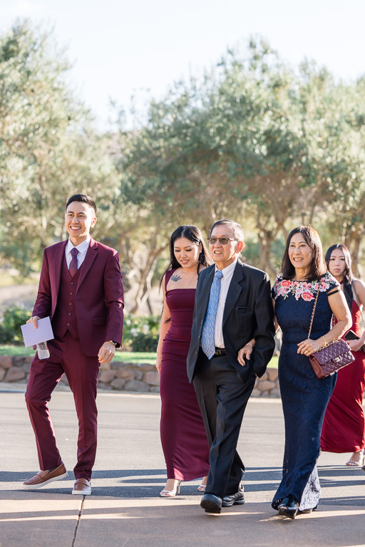 wedding guests arriving