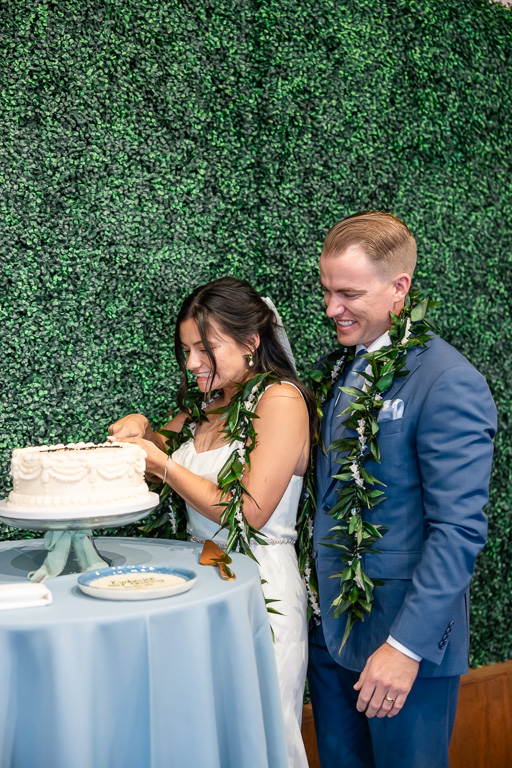 Mavericks House cake cutting