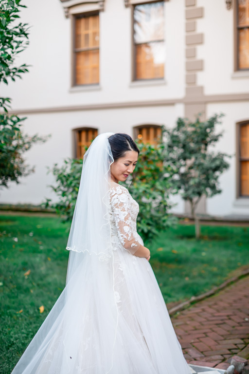 bridal photos at Tsakopoulos Library Galleria