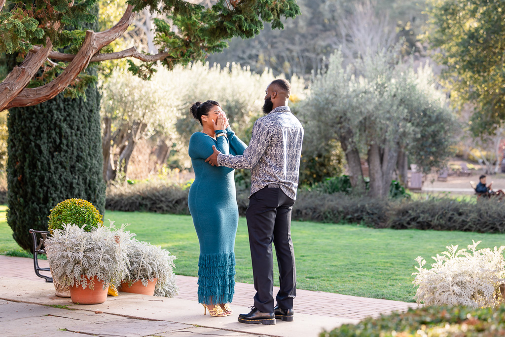 shock and joy reaction to mariage proposal