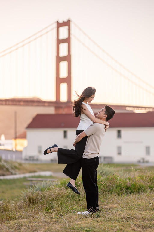 engagement photos at the Golden Gate Bridge