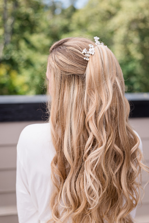 birde's hair and hairpiece