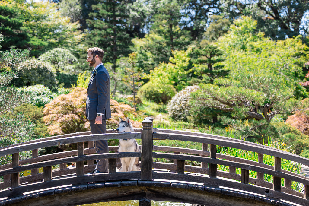 groom and dog ready for first look
