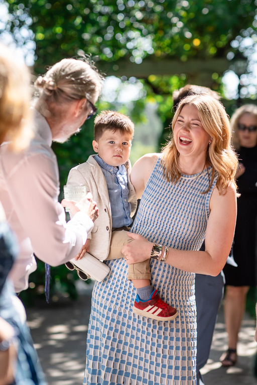 candid photos of wedding guests
