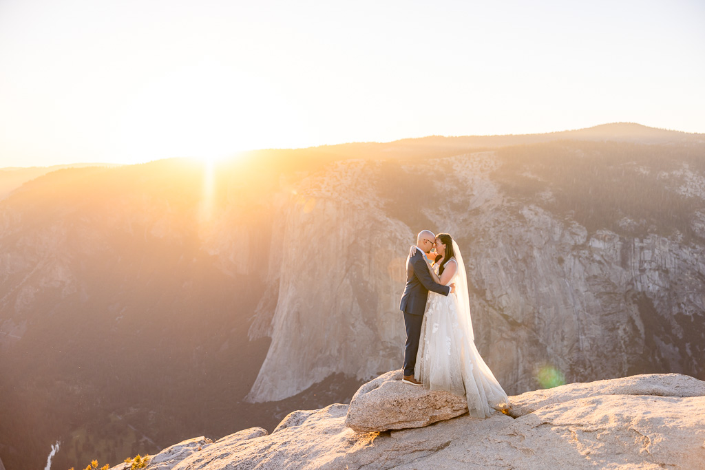 incredible golden hour wedding photos at Yosemite
