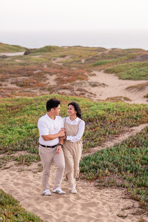 engagement photos along the ocean bluffs of San Francisco
